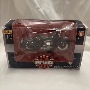 Vintage Maisto Series 10 Harley Davidson 1948 FL Panhead 1:18 Die Cast